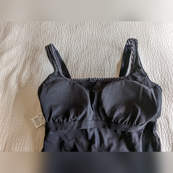 TYR swimsuit size 6 - Picture 4 of 6